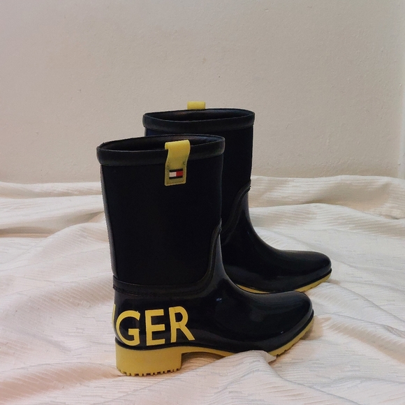 Tommy Hilfiger rain boots size 7 - Picture 4 of 9